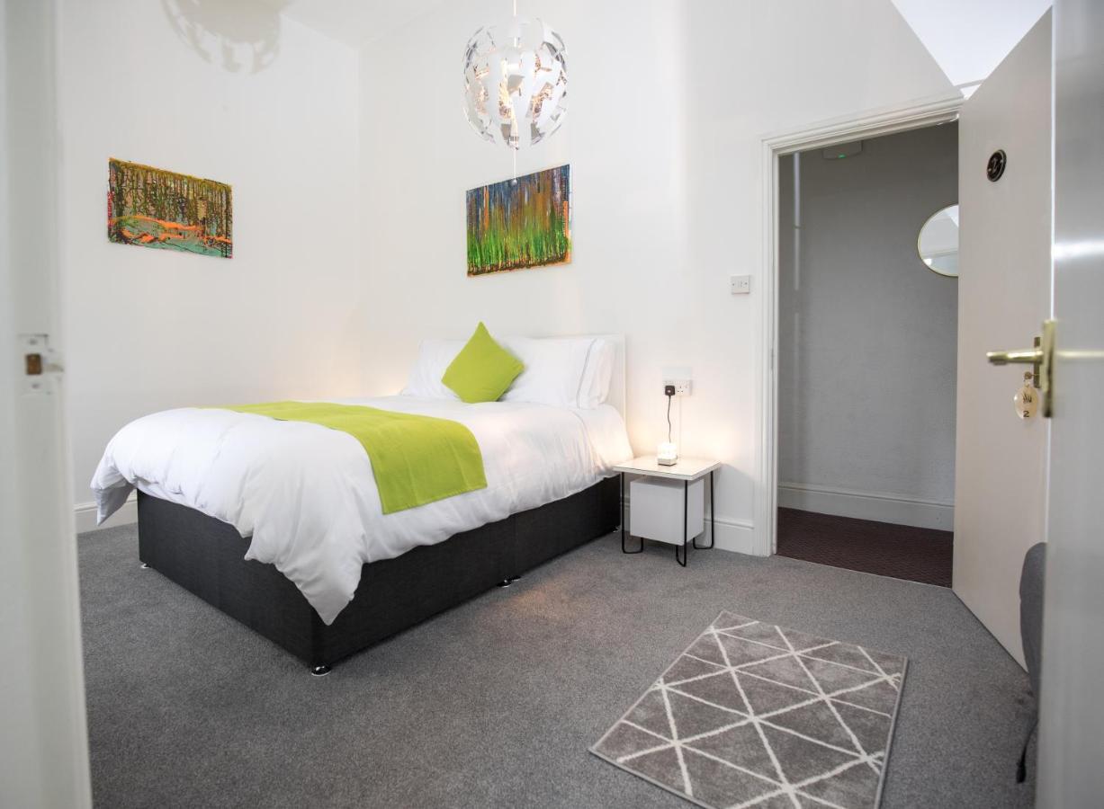 The Tiger Inn Merthyr Tydfil Habitación foto